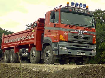 Clean lorry on pipeline!